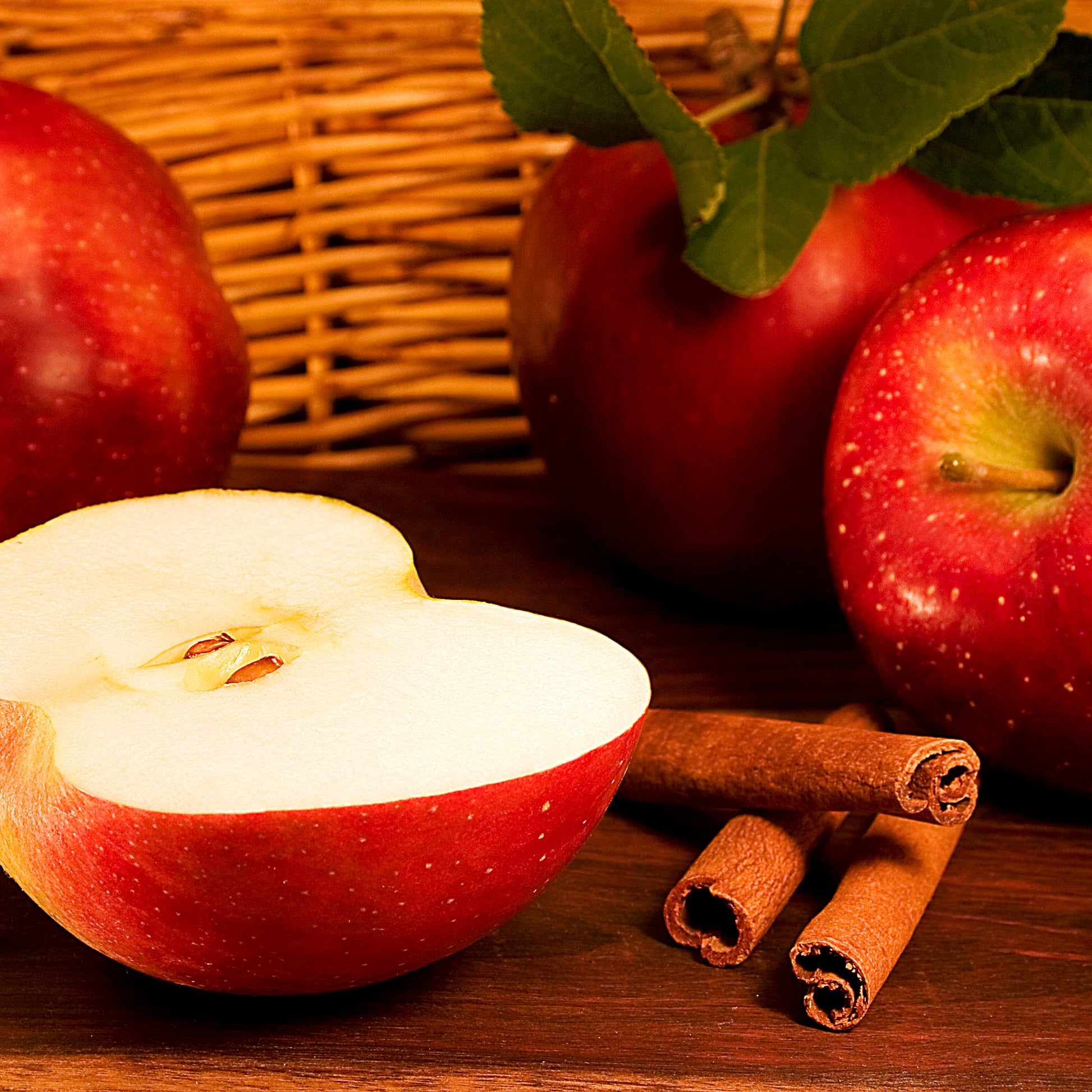Apple Cinnamon Fragrance Oil (60ml) for Diffusers, Soap Making, Candles,  Lotion, Home Scents, Linen Spray, Bath Bombs, Slime